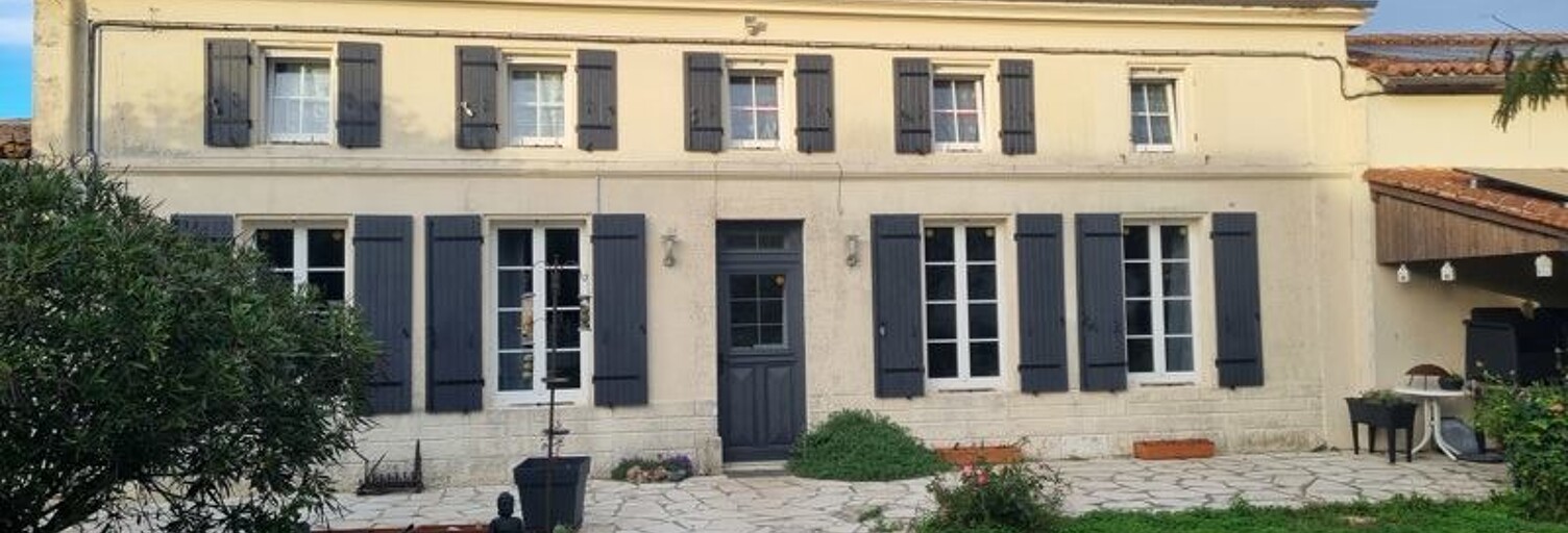 Maison 12 Pièces 361 m² à vendre à Louzignac (17160)
