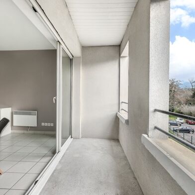 Appartement 3 pièces 241960 €