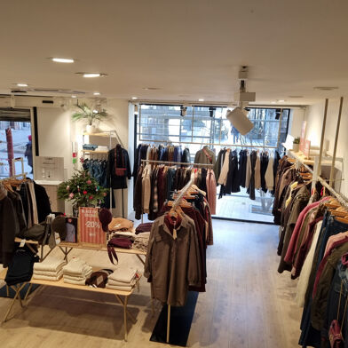 Commerce  198000 €