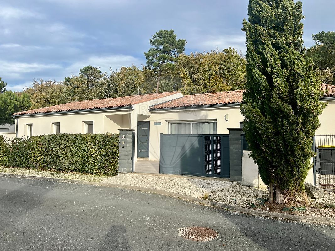 Villa / Maison  T5 à vendre Mathes (Les) 17570