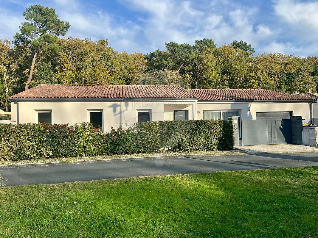 Villa / Maison  T5 à vendre Mathes (Les) 17570