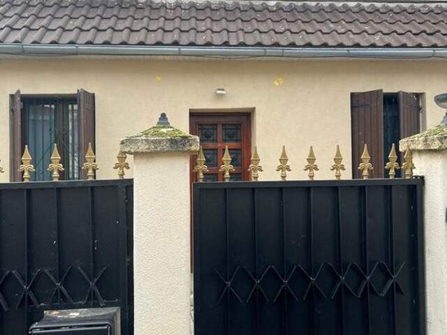 Pavillon Familiale Mitoyenne d'un seul côté avec Appartement — photo du bien