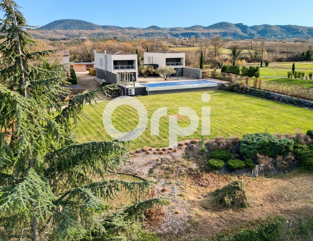 Villa / Maison  T8 à vendre Ruoms 07120