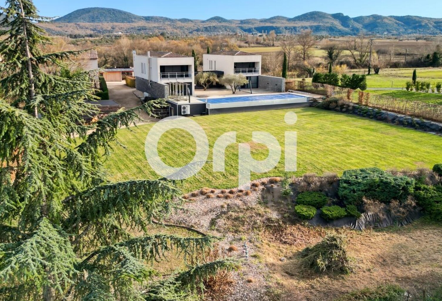 Villa moderne avec dépendance et piscine — photo 1