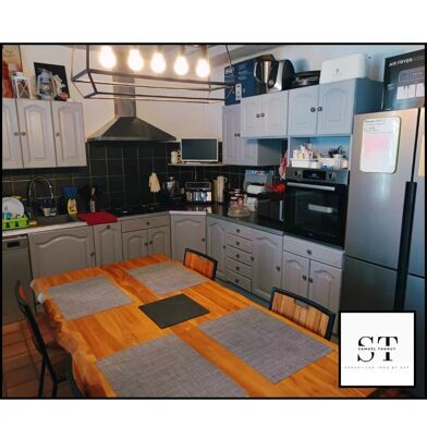 Immeuble  196200 €