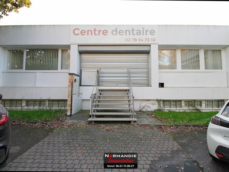 LOCAL D'ACTIVITE TERTIAIRE SUR 548M² SUR 2 NIVEAUX ET 20 PLACES — photo 1