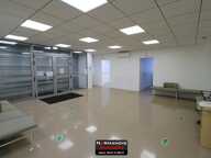 LOCAL D'ACTIVITE TERTIAIRE SUR 548M² SUR 2 NIVEAUX ET 20 PLACES — photo 2