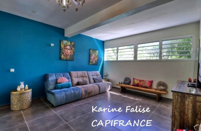 A vendre SAINTE LUCE (972) - Villa T4 avec piscine, bungalow et appartement T3 proche plage — photo 4
