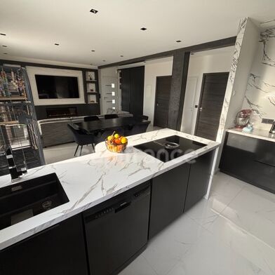 Appartement 4 pièces 729000 €