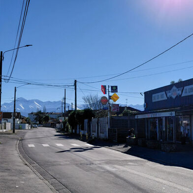 Commerce 10 pièces 295400 €