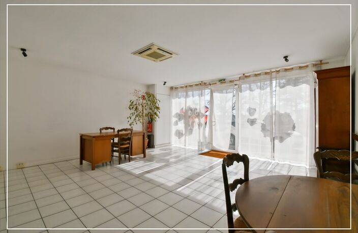 Investissement locatif ou implantation professionnelle : une opportunité à saisir ! à vendre CULAN (18) — photo 4