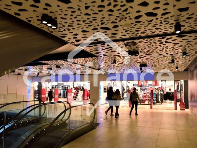 À VENDRE – POINT DE RESTAURATION  IDÉAL GRANDES ENSEIGNES CENTRE COMMERCIAL — photo du bien