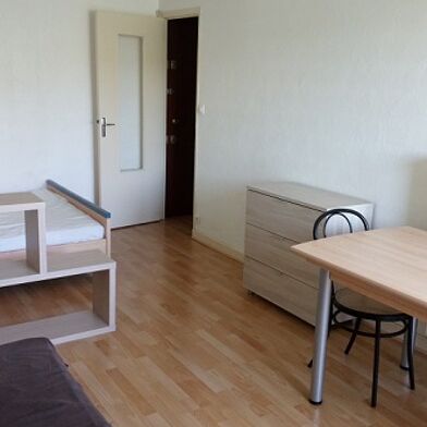 Appartement 1 pièces 440 €
