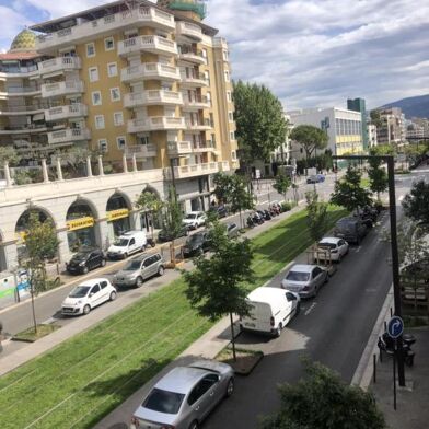 Appartement 1 pièces 795 €