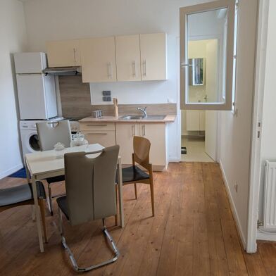 Appartement 2 pièces 910 €