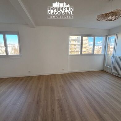 Appartement 3 pièces 990 €