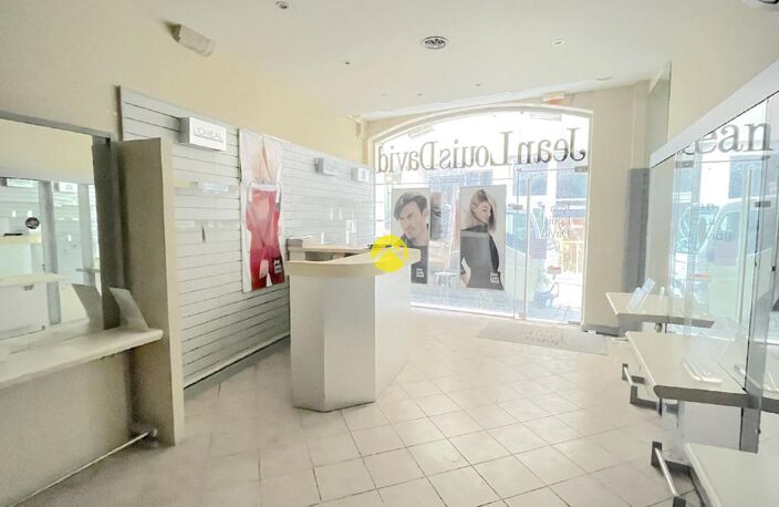LOCAL COMMERCIAL — photo 3