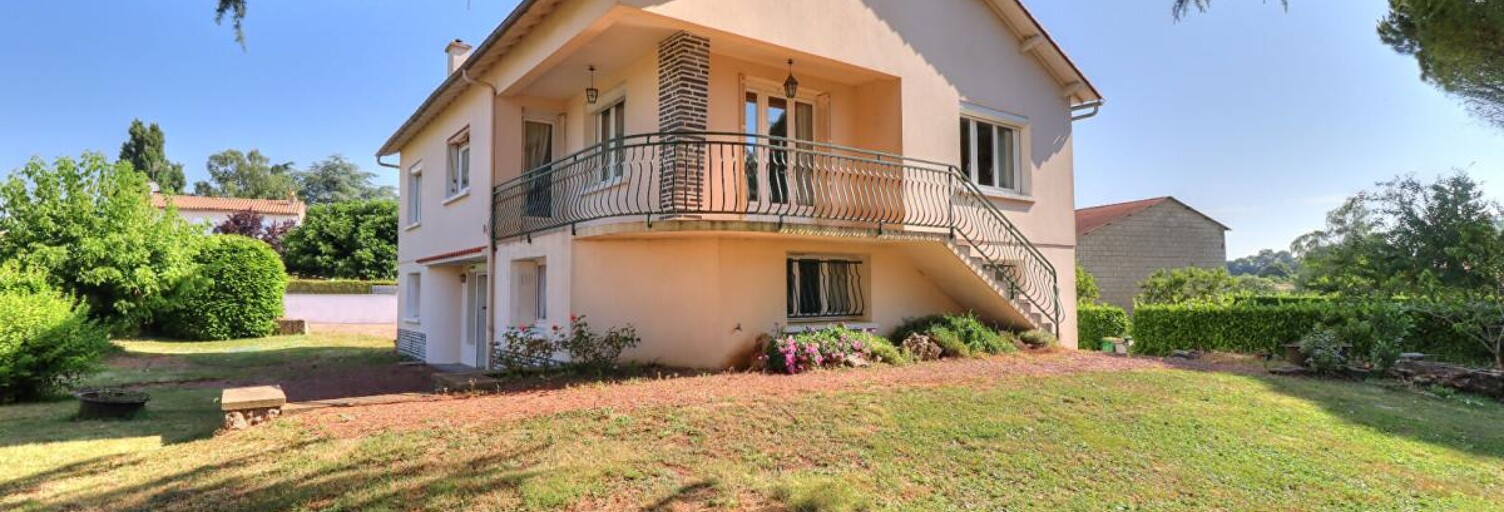 Maison 5 Pièces 132 m² à vendre à Sainte-Ouenne (79220)