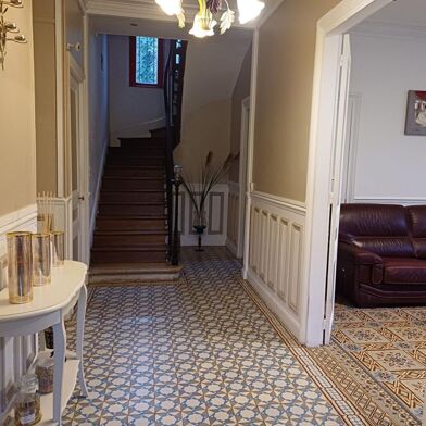 Maison 8 pièces 305000 €