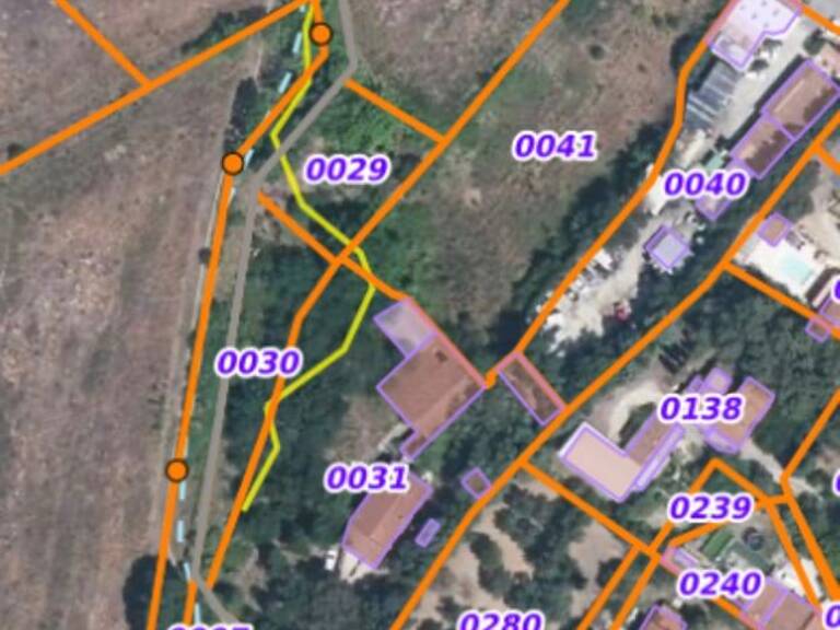Terrain Constructible 3348m²  / Plan de quatre Seigneurs — photo 1