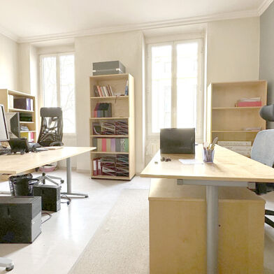 Bureau 3 pièces 1130 €