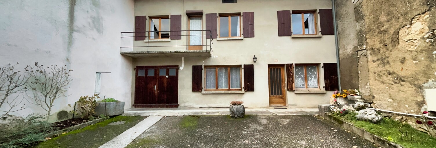 Maison 9 Pièces 227 m² à vendre à Saint-Jean-de-Gonville (01630)