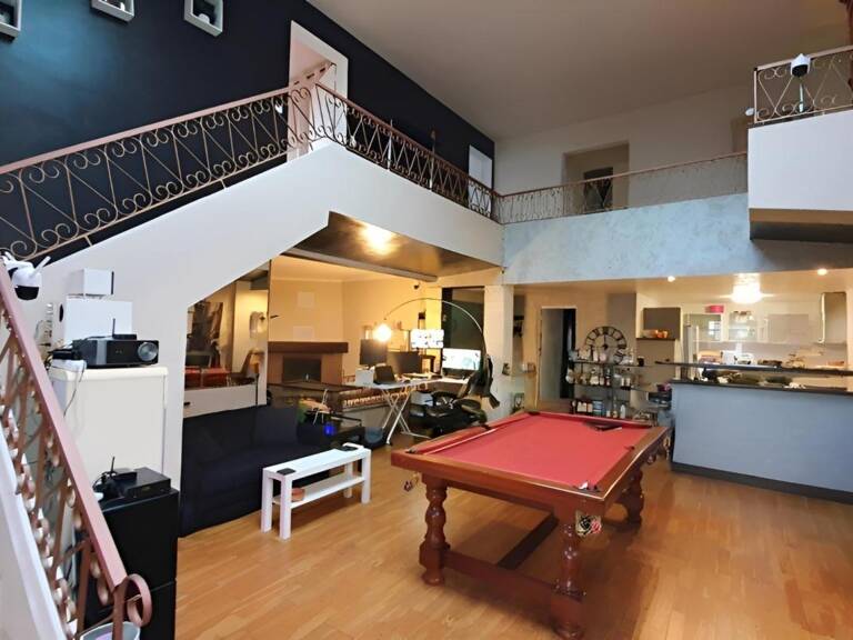 MAISON LOFT DE 165 M² AVEC TERRASSE ET PISCINE — photo 1