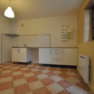 Maison 3 pièces 590 €