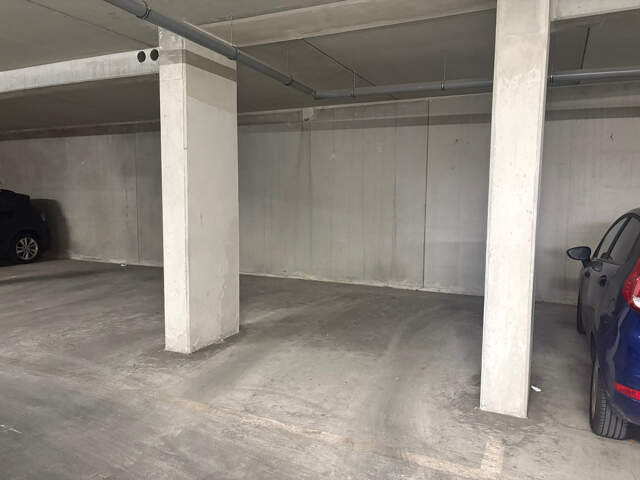 ST GINIEZ/ Avenue de Mazargues: Emplacement de Parking boxab — photo du bien