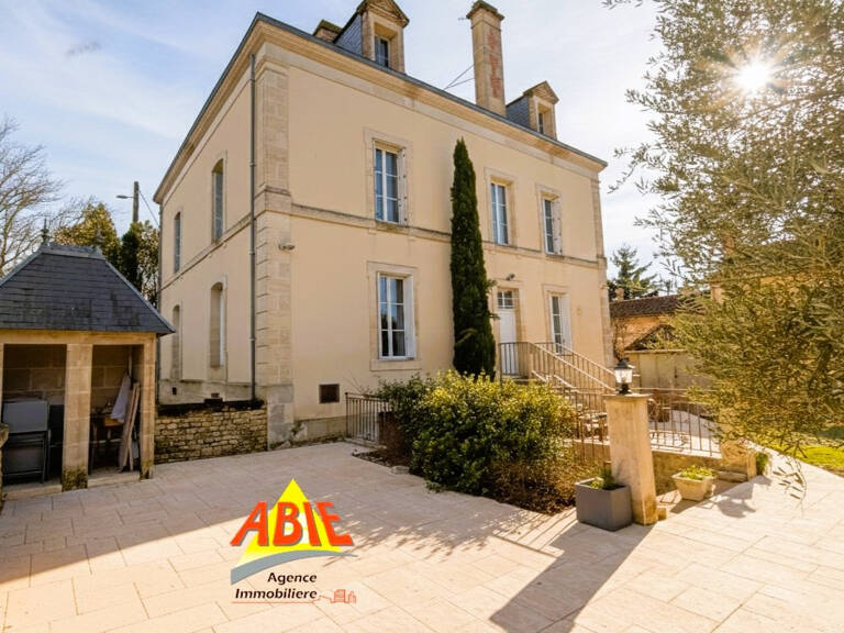 Propriété d'exception 200 m2 - Terrain 6660 m2 - Echiré 7941 — photo 1