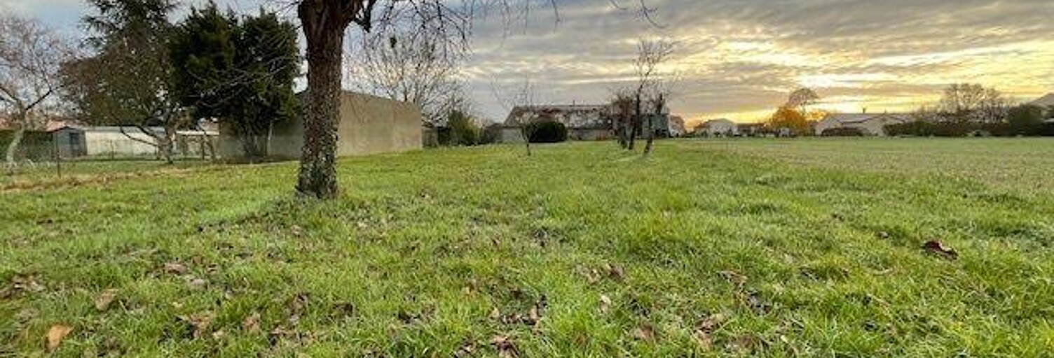 Terrain  1589 m² à vendre à Lusignan (86600)
