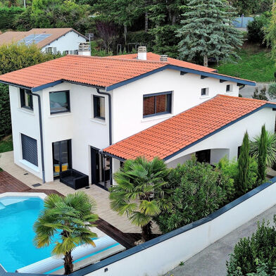 Maison 5 pièces 1370000 €