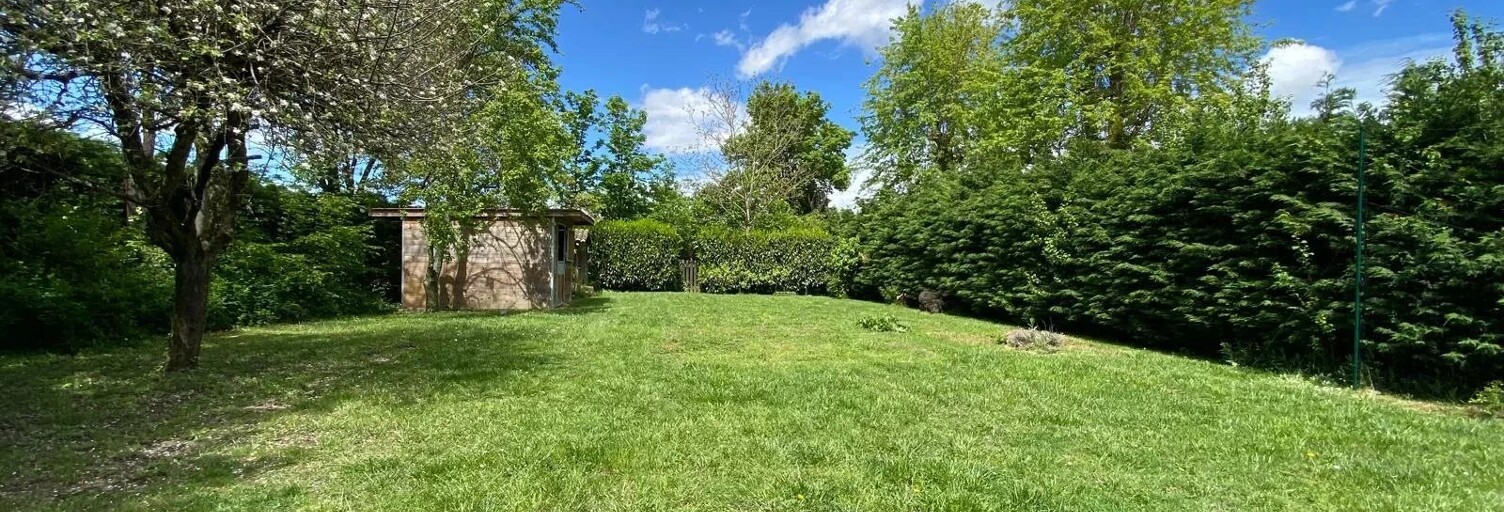 Terrain  792 m² à vendre à Montanay (69250)