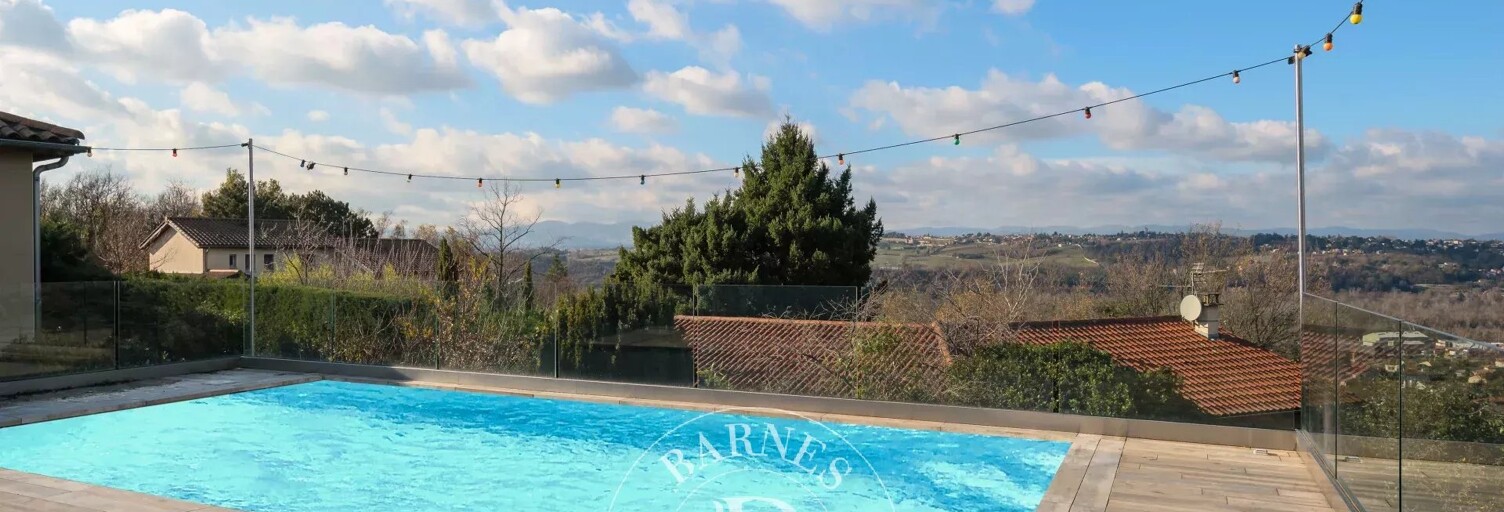 Maison 5 Pièces 220 m² à vendre à Ternay (69360)