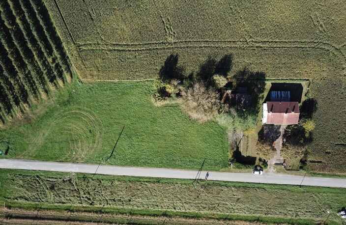 À vendre en EXCLUSIVITÉ - Maison de campagne à rénover à Saint-Hilaire-de-Lusignan — photo 3