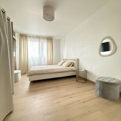 Appartement 5 pièces 104500 €