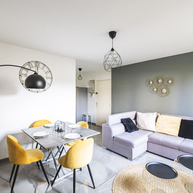 Appartement 5 pièces 2200 €