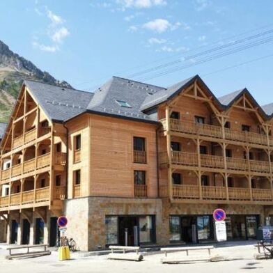 Local industriel  351580 €