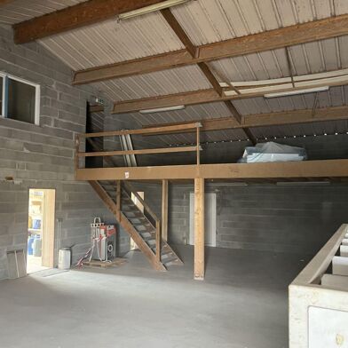 Commerce  300000 €