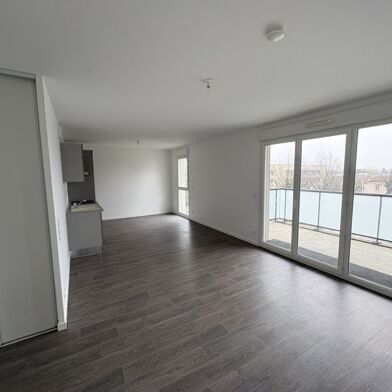Appartement 3 pièces 807 €