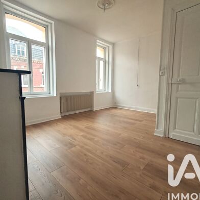 Maison 5 pièces 889 €