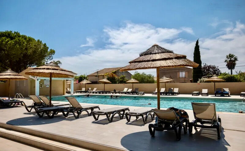 Local commercial  T10 à vendre Crau (La) 83260