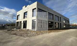 Commerce  500 m² à louer à Meyzieu (69330)