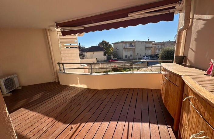 Vente Aix proche du centre l'agence immobilière LC Gestion de Puyricard vous propose dans une résidence récente un appartement de type 4 avec terrasse et garage. — photo 2