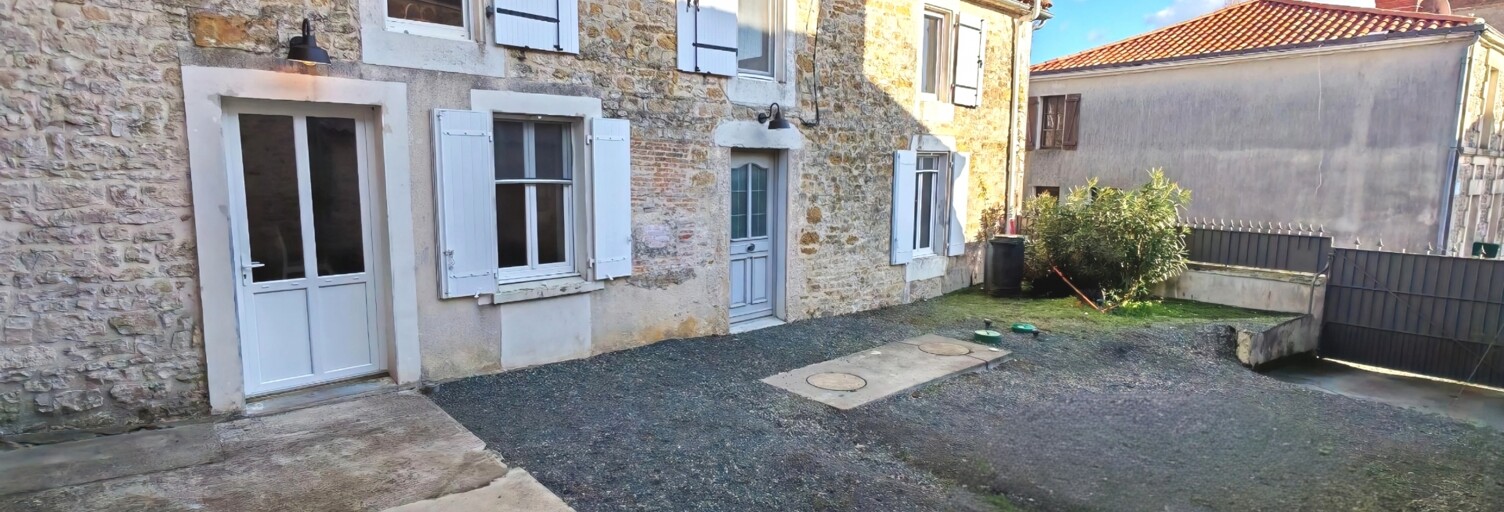 Maison 10 Pièces 162 m² à vendre à Saint-Martin-Lars-en-Sainte-Hermine (85210)