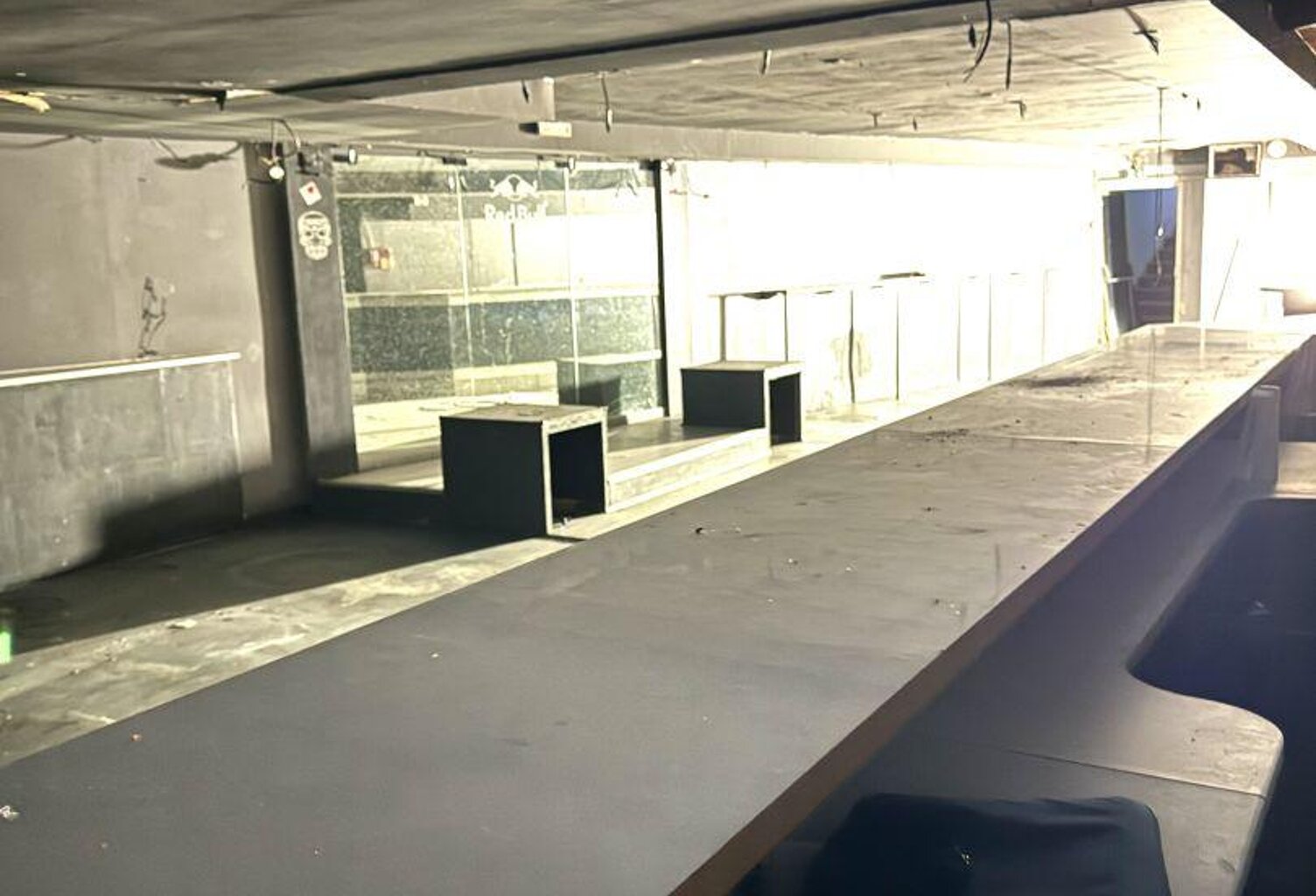 Vente Surface diverse 200 m&sup2; — photo 1