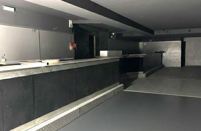 Vente Surface diverse 200 m&sup2; — photo 2