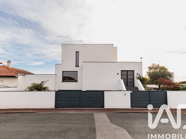 Vente Maison/villa 9 pièces — photo du bien