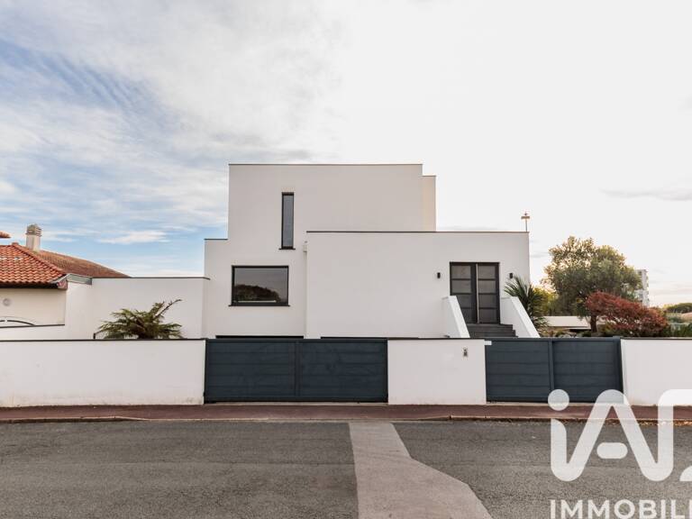 Vente Maison/villa 9 pièces — photo 1
