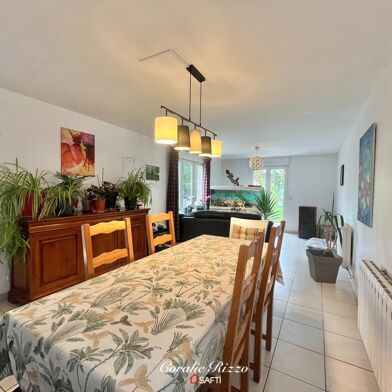 Appartement 3 pièces 125900 €